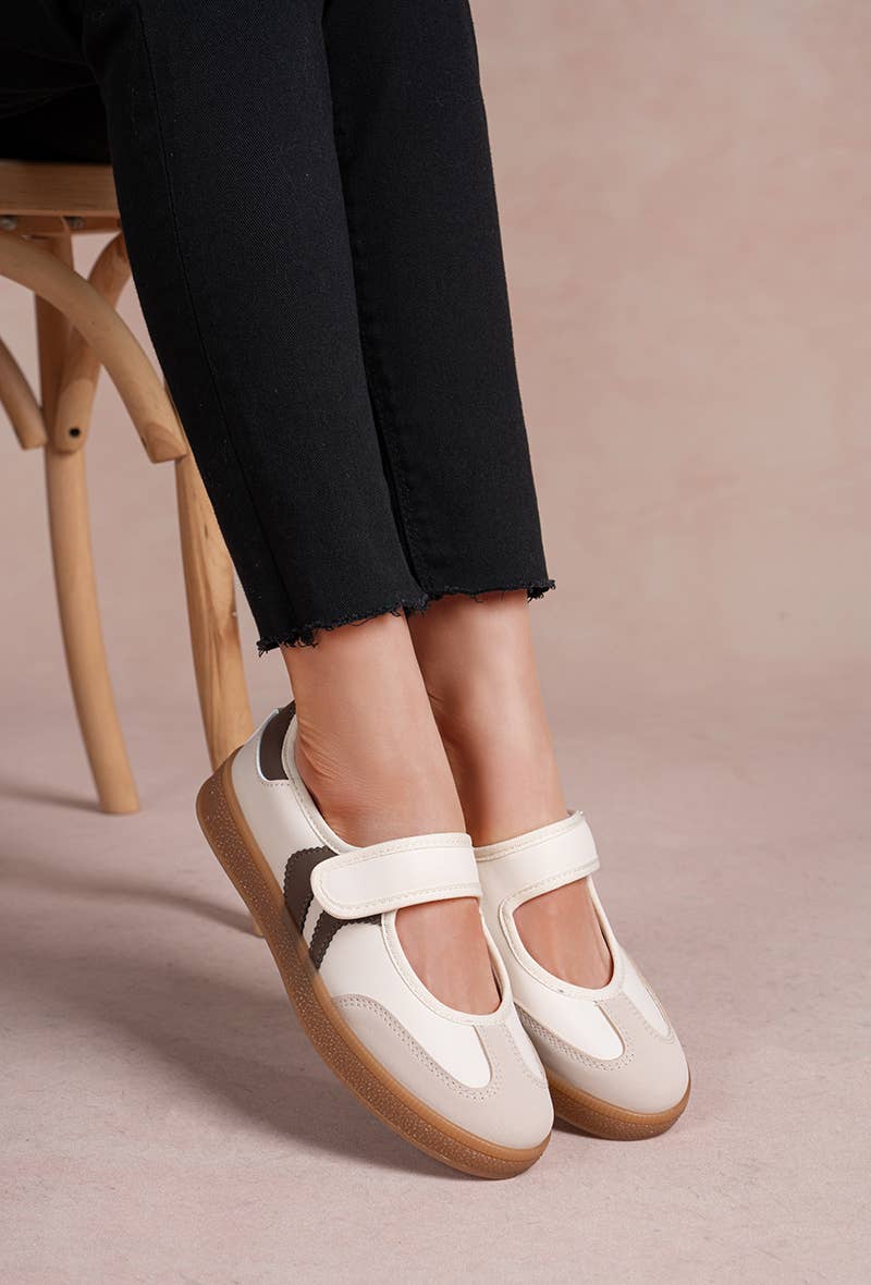 Sneakerina med velcrolukning - beige