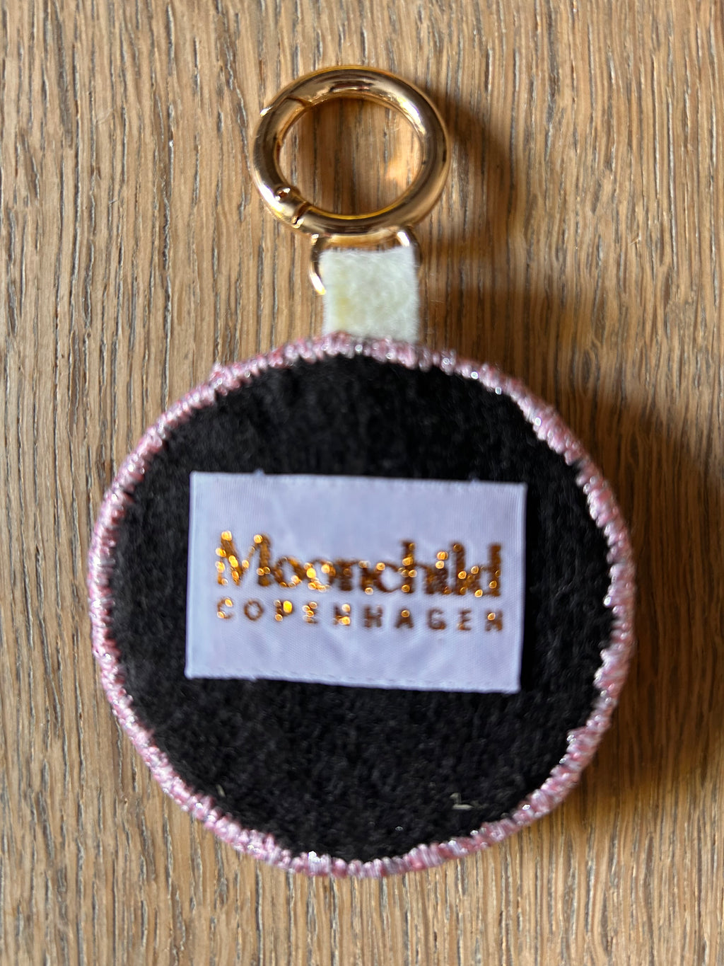 Moonchild Copenhagen nøglering, lyserød yin yang, 7 cm