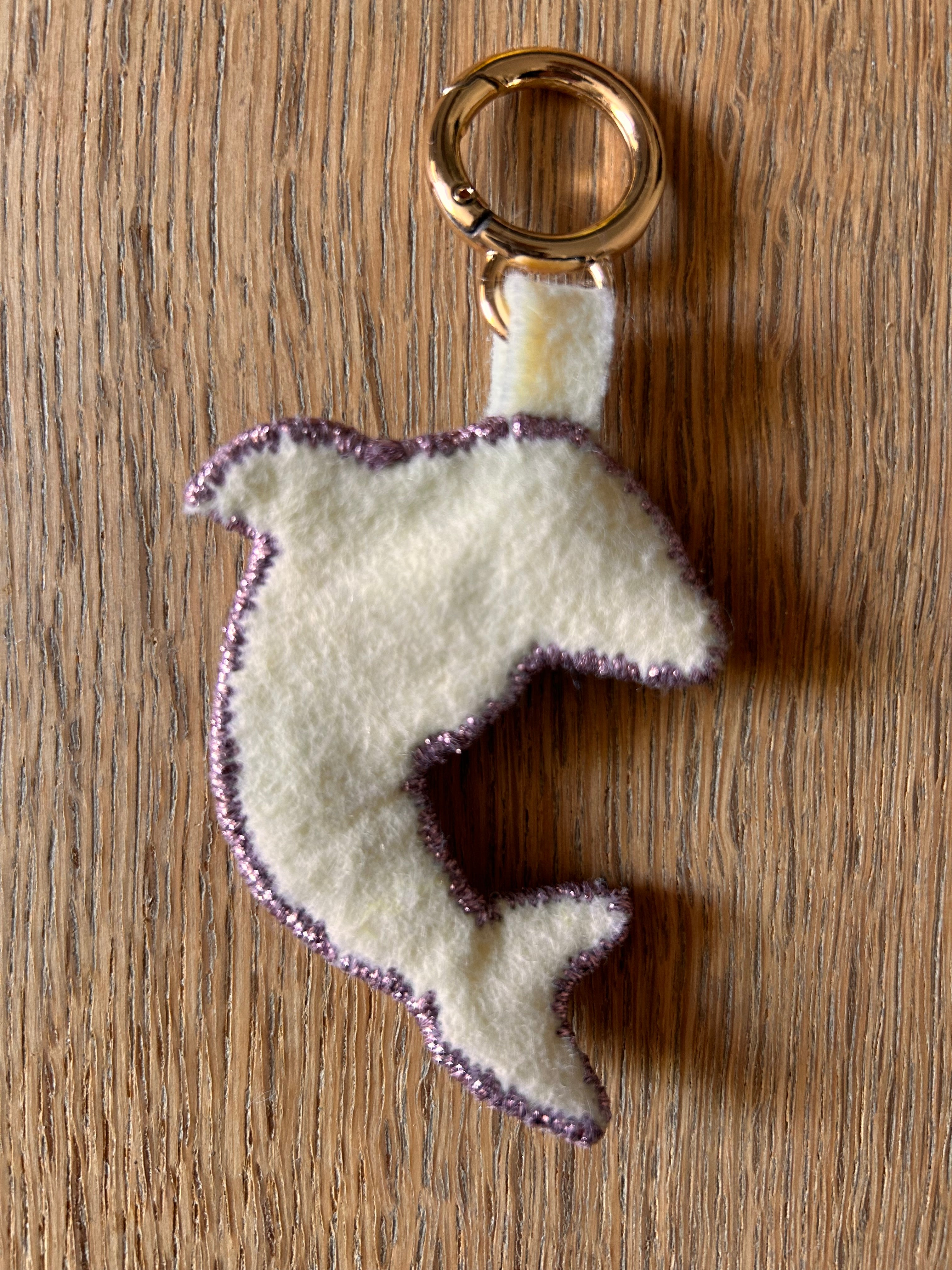 Moonchild Copenhagen nøglering, lilla delfin, 8 cm