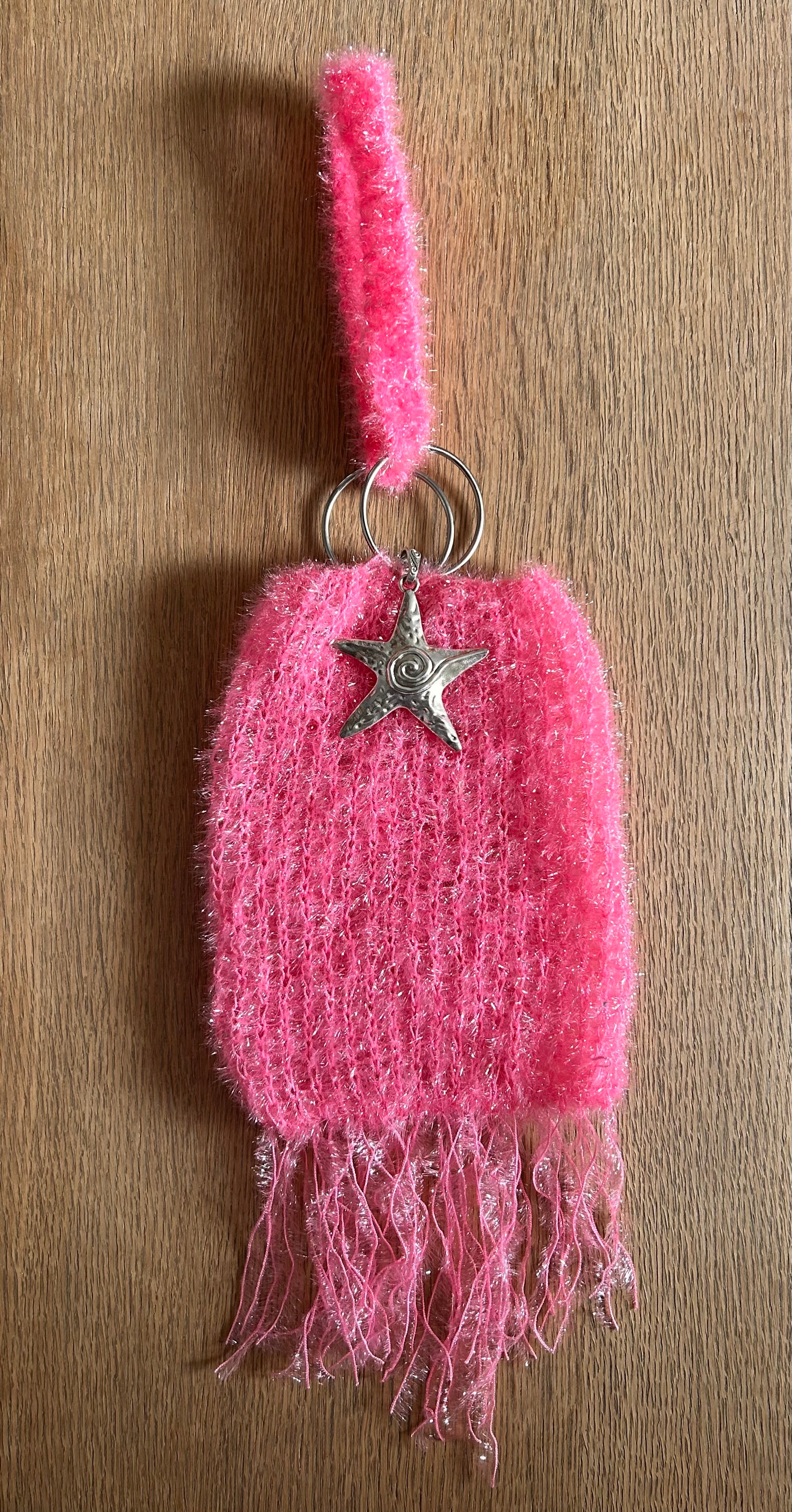 House of Lenschau pink glimmertaske med stjernevedhæng