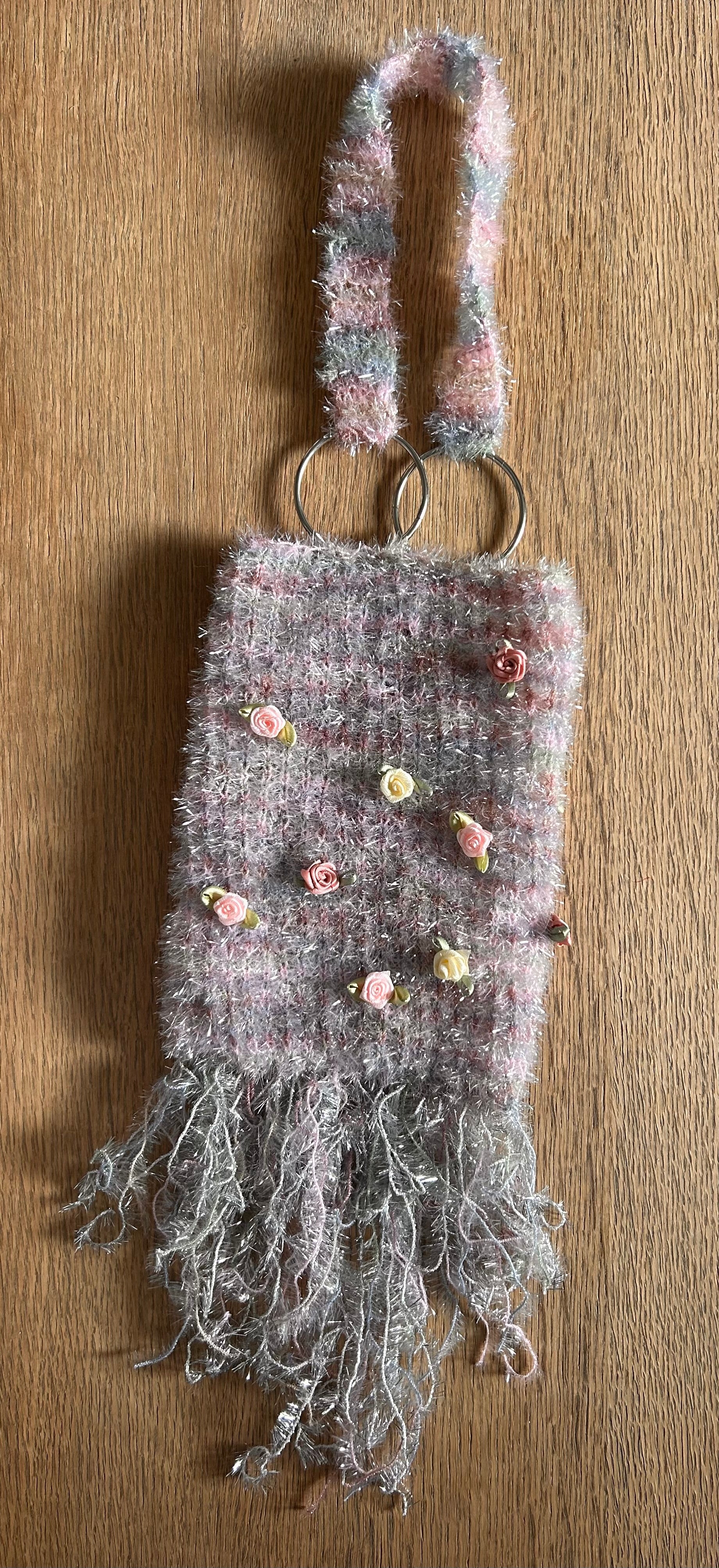 House of Lenschau stribet rosa glimmertaske med roser