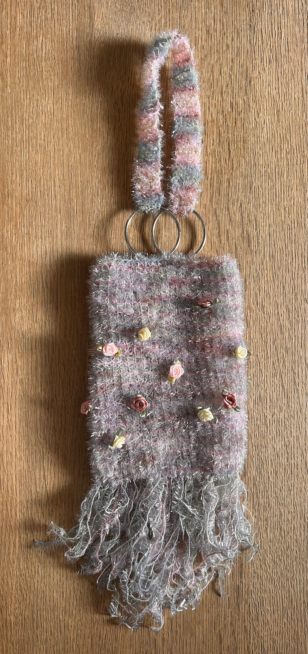 House of Lenschau stribet rosa glimmertaske med roser