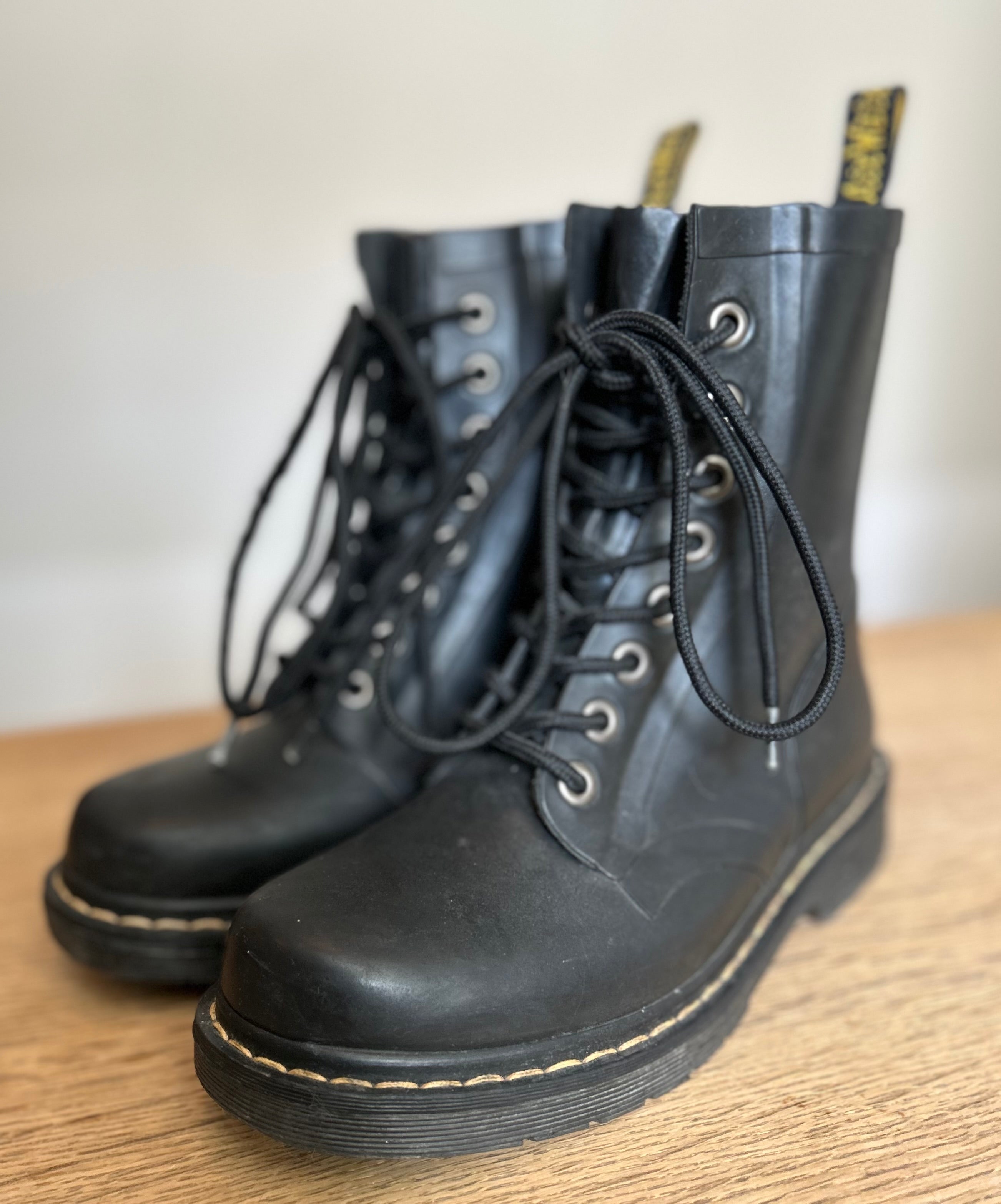 Dr. Martens gummistøvle m. snører