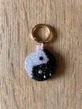 Moonchild Copenhagen nøglering, mini yin yang, 4 cm