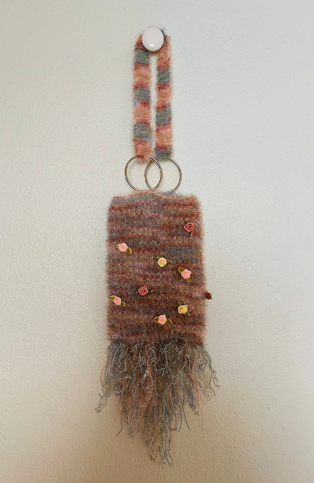 House of Lenschau stribet rosa glimmertaske med roser