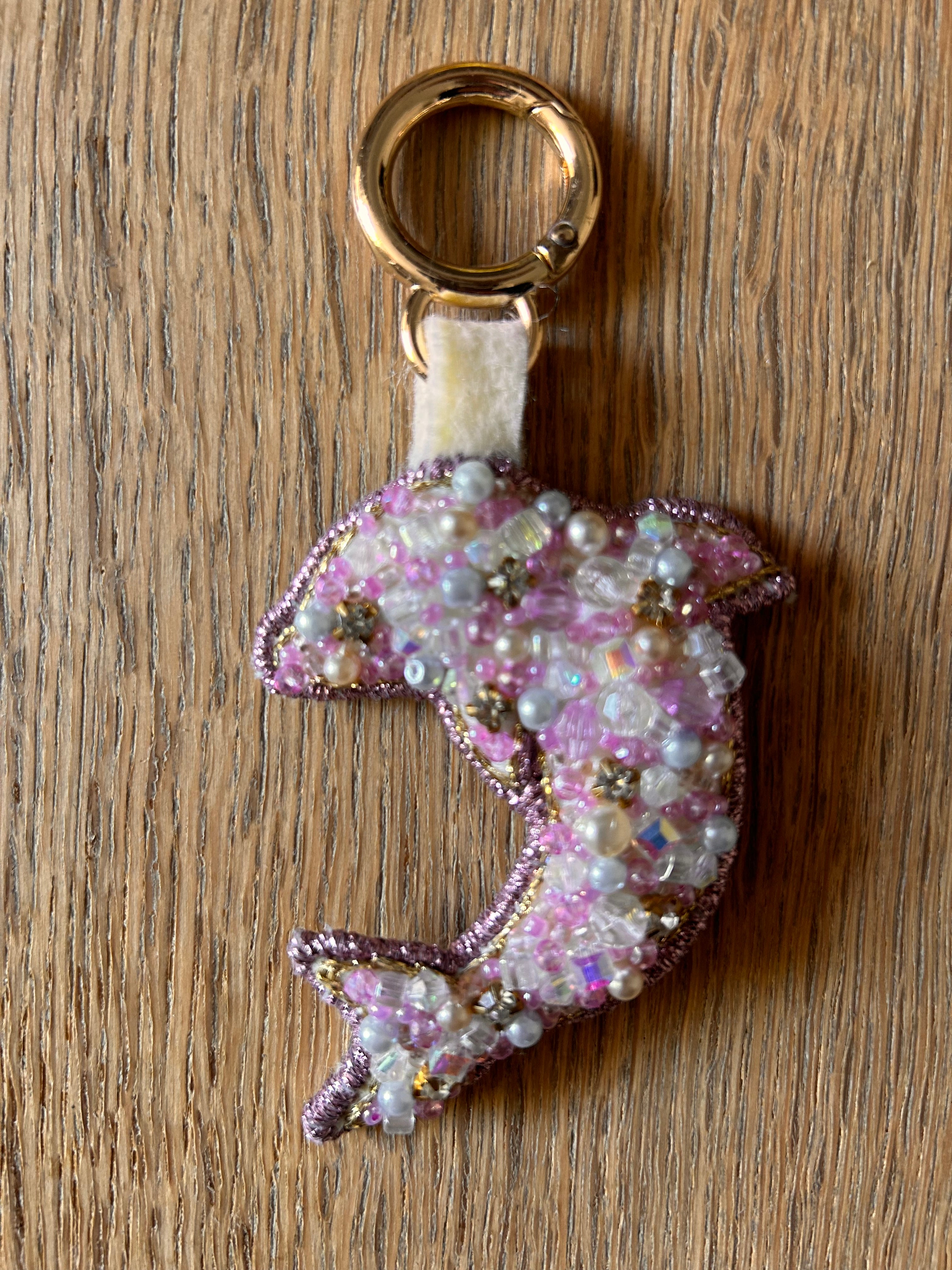 Moonchild Copenhagen nøglering, lilla delfin, 8 cm